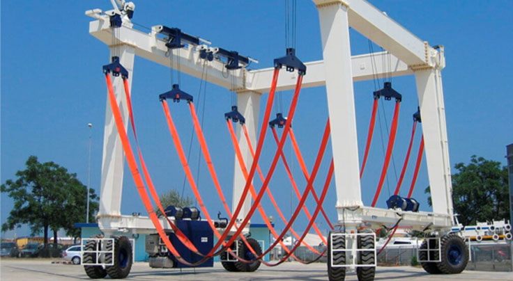 Travel Lift Yacht crane