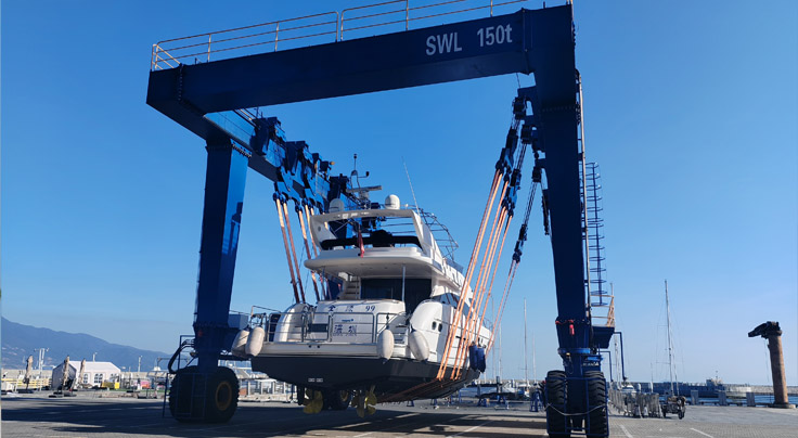 Travel Lift Yacht crane